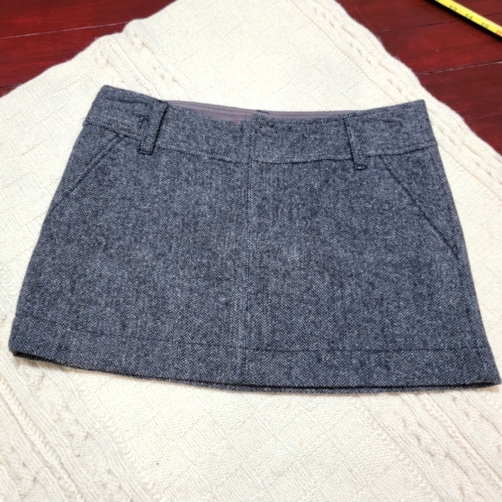 y2k American Eagle Outfitters Herringbone Wool Mini Skirt size 8 Black/Gray
